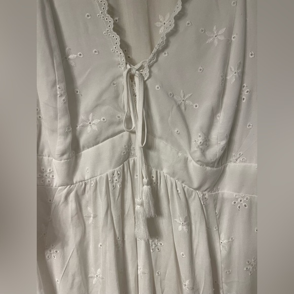 Torrid Eyelet Top, NWT - Picture 2 of 3